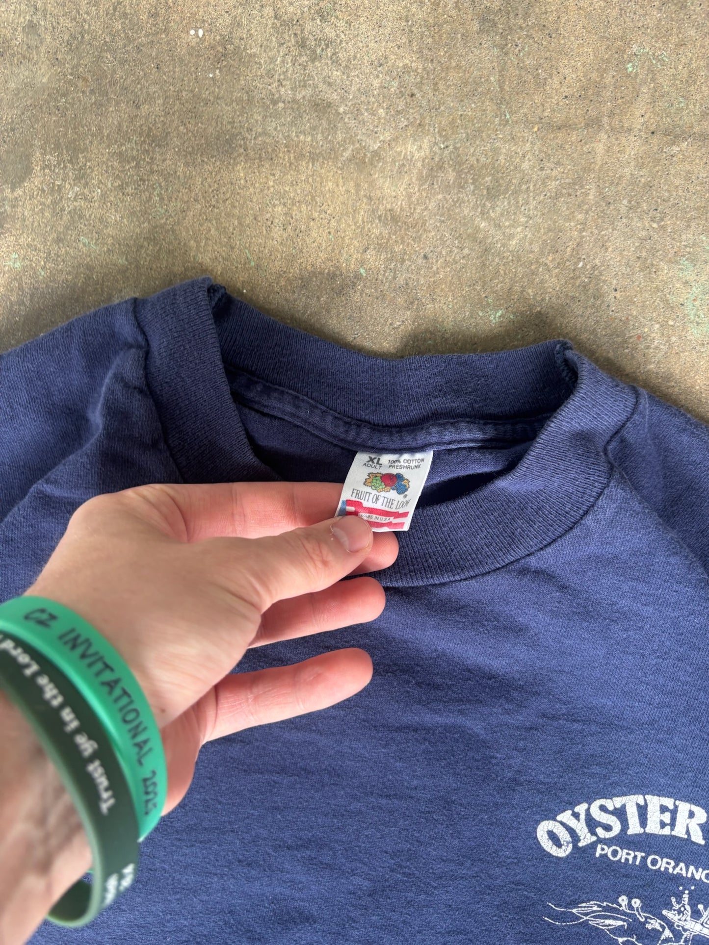 ‘90s Oyster Shack Graphic Tee Large