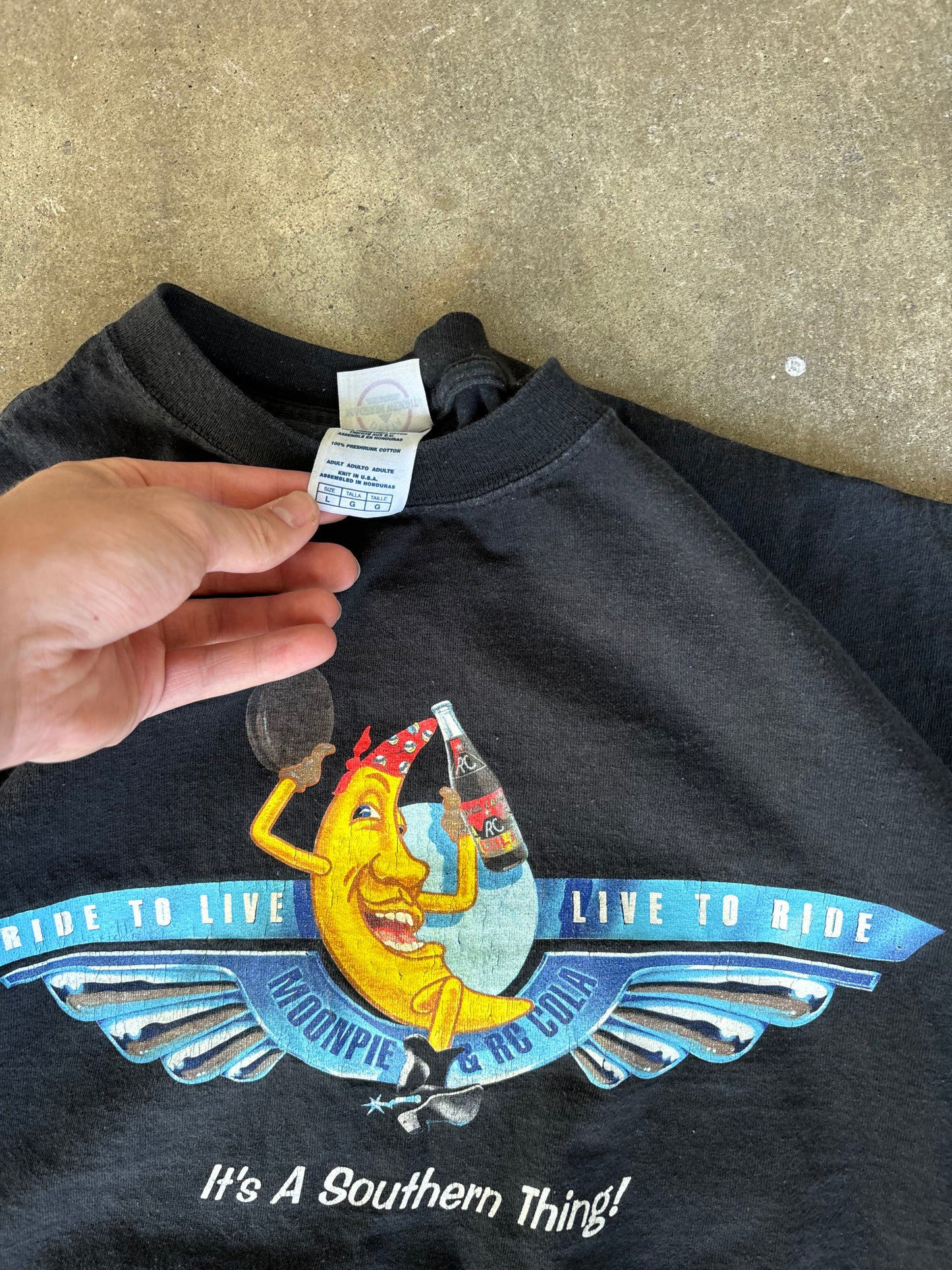 ‘90s Moonpie Graphic Tee Large