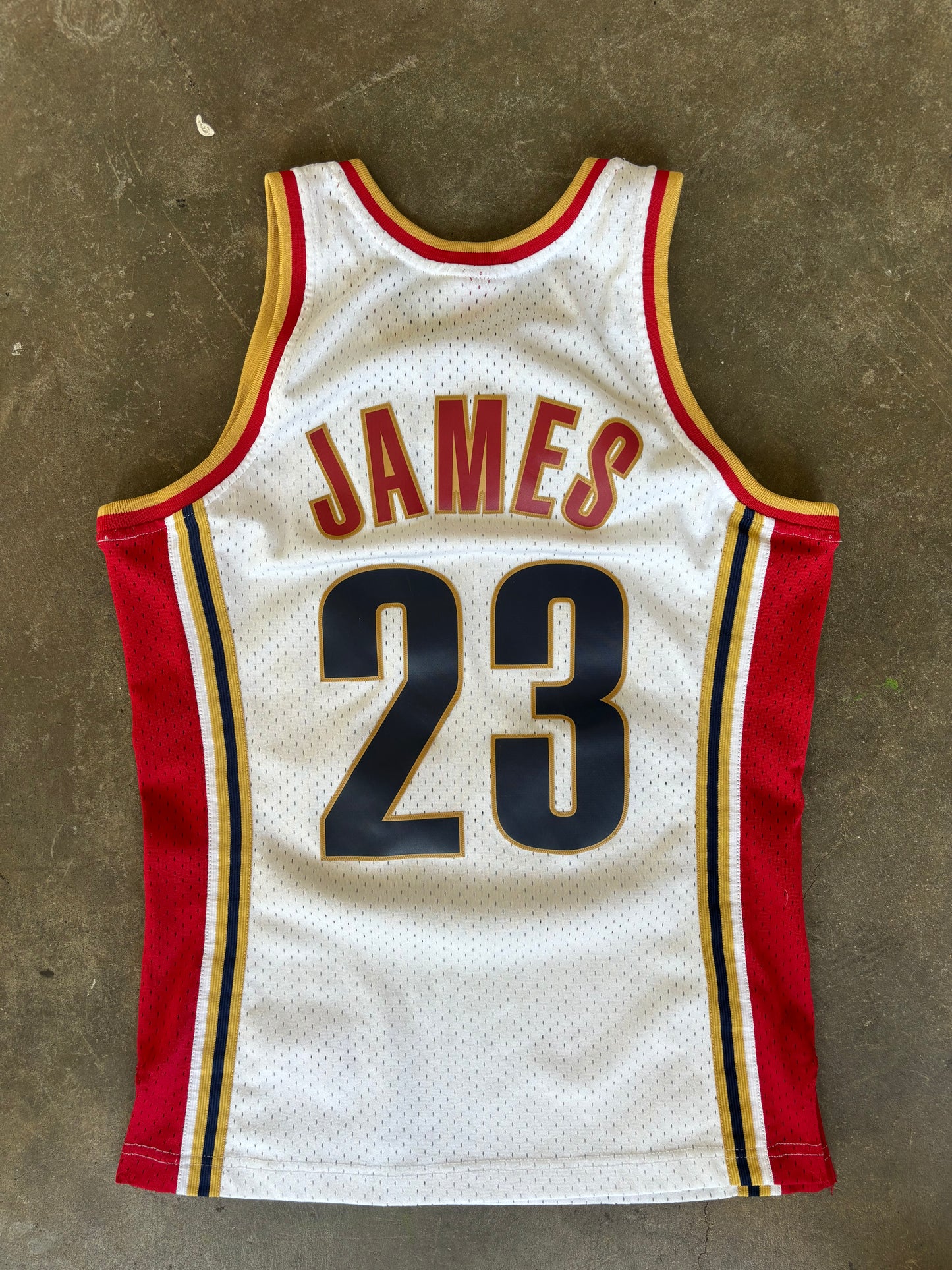 2003 Lebron James Cavs Jersey Small