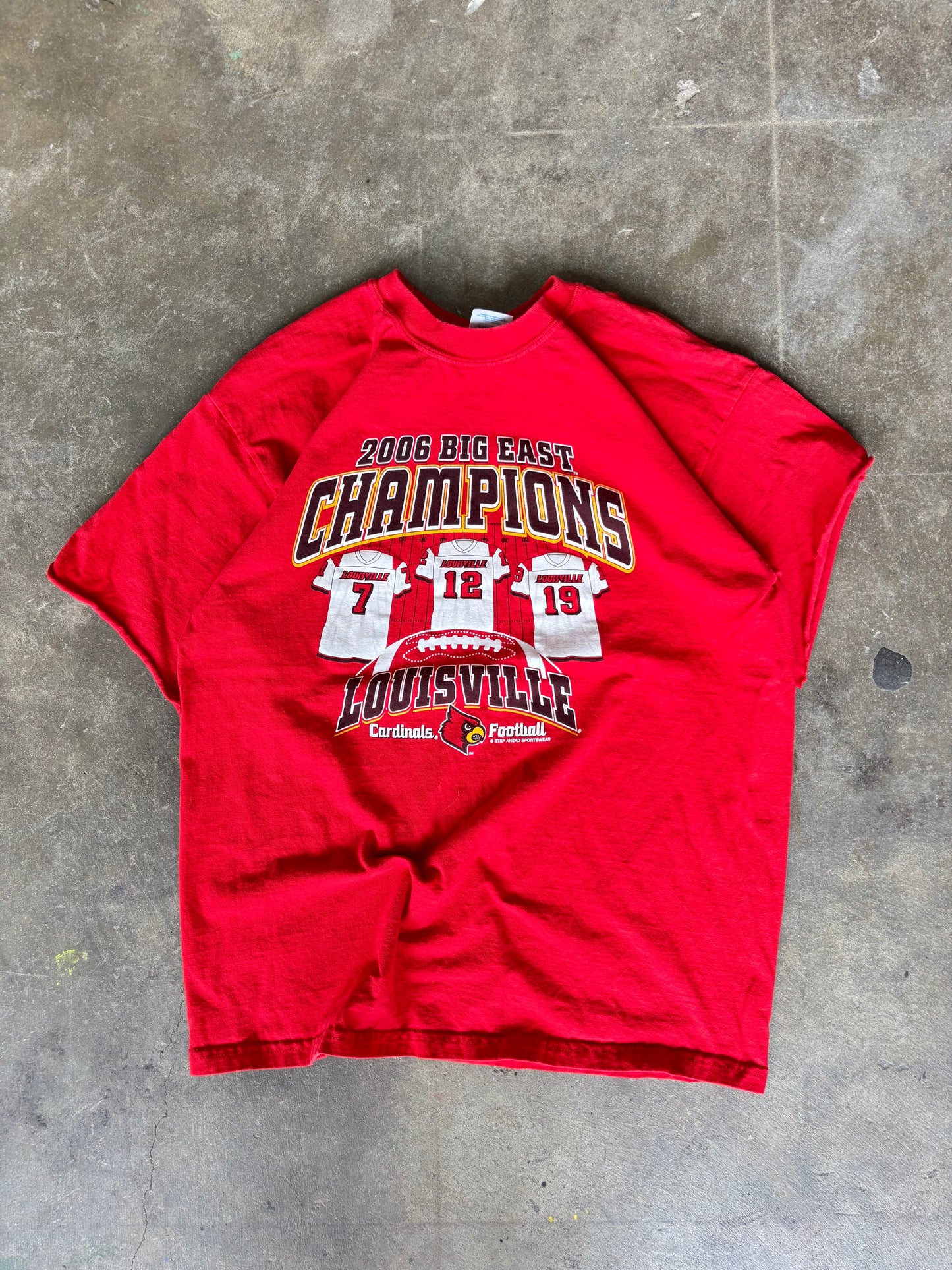 2006 Louisville Football Tee Large, Cut Sleeves