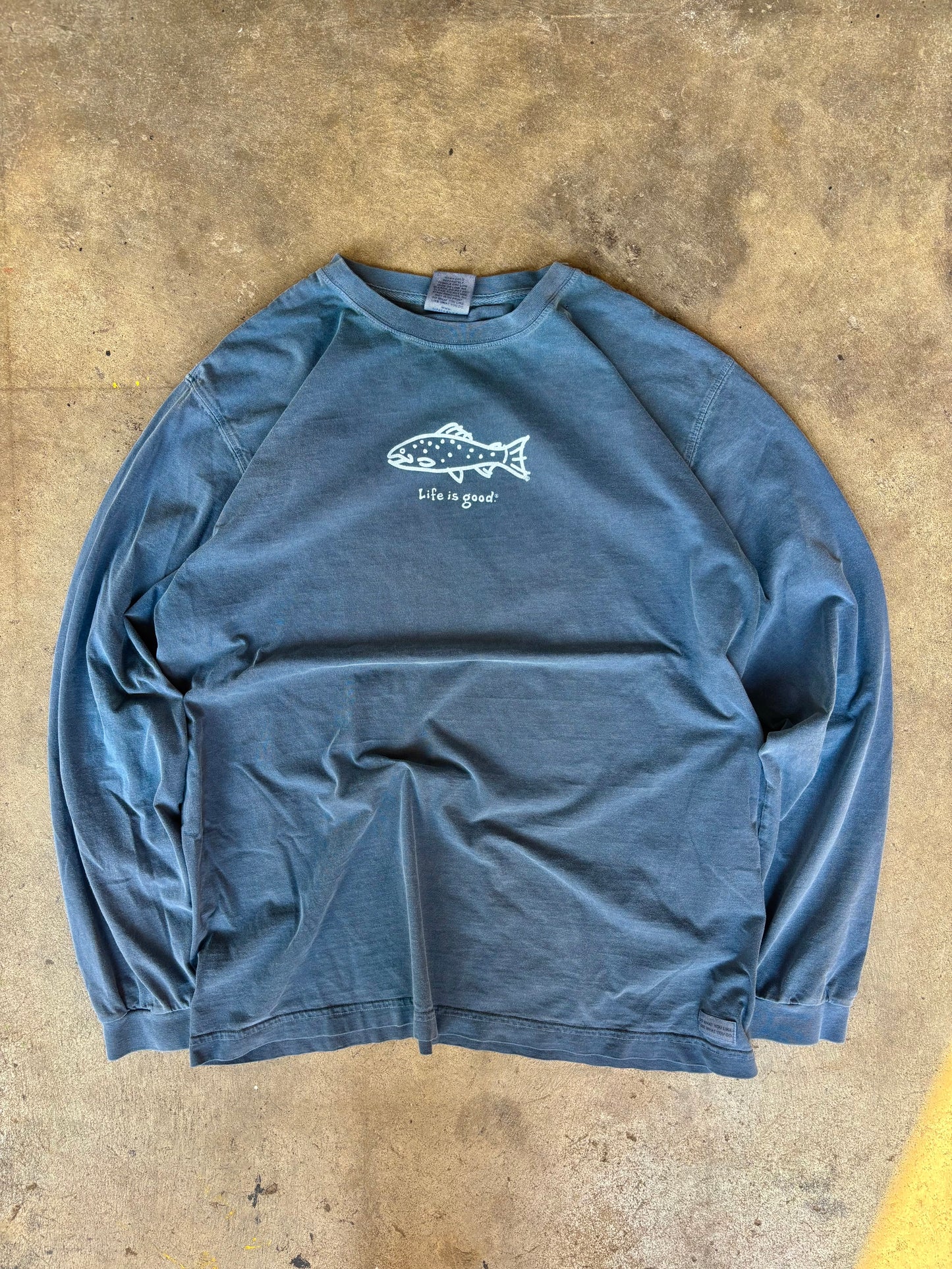 ‘00s Life Is Good Fishing Long Sleeve Tee Large