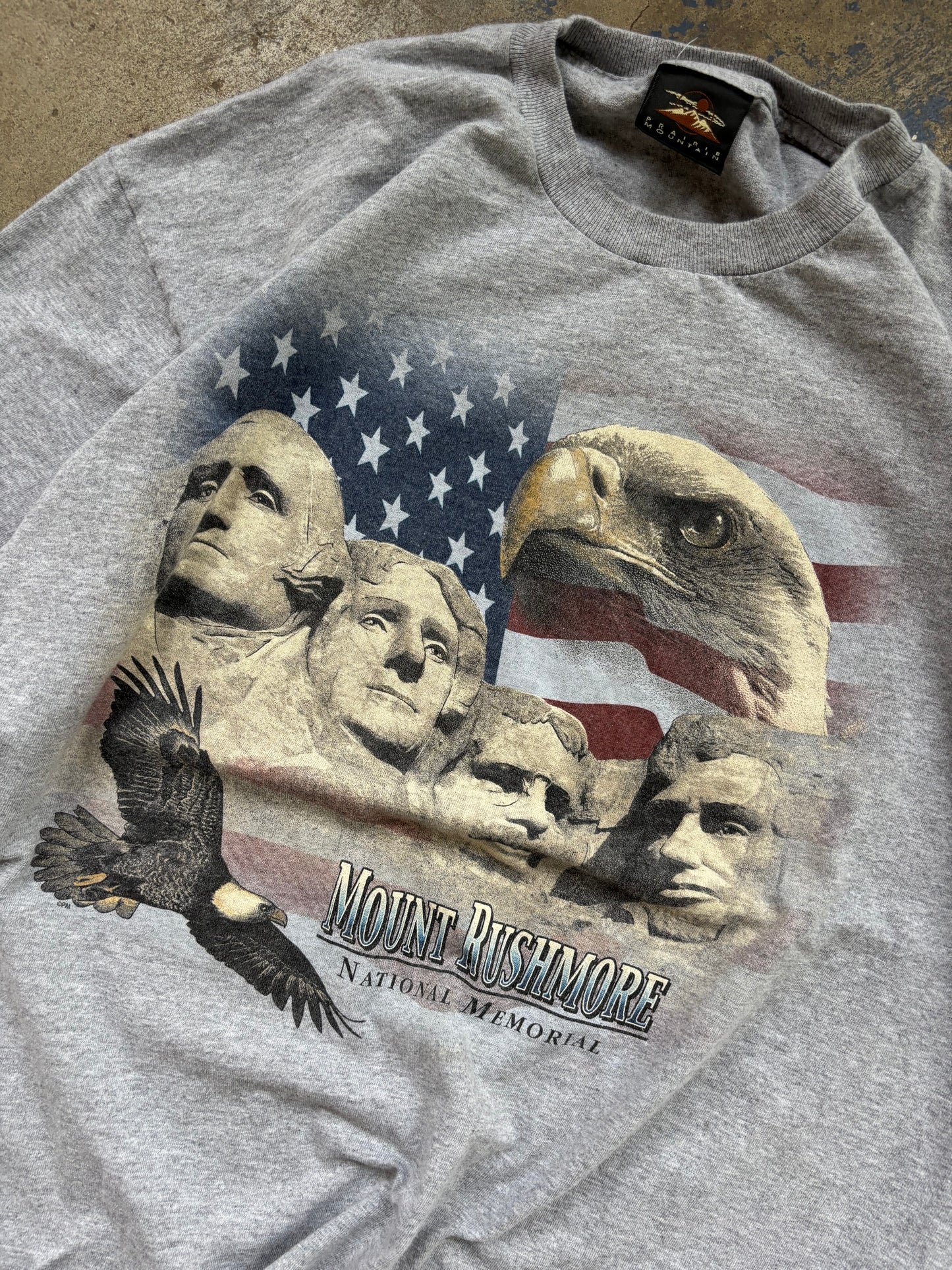 ‘00s Mount Rushmore Graphic Tee XL