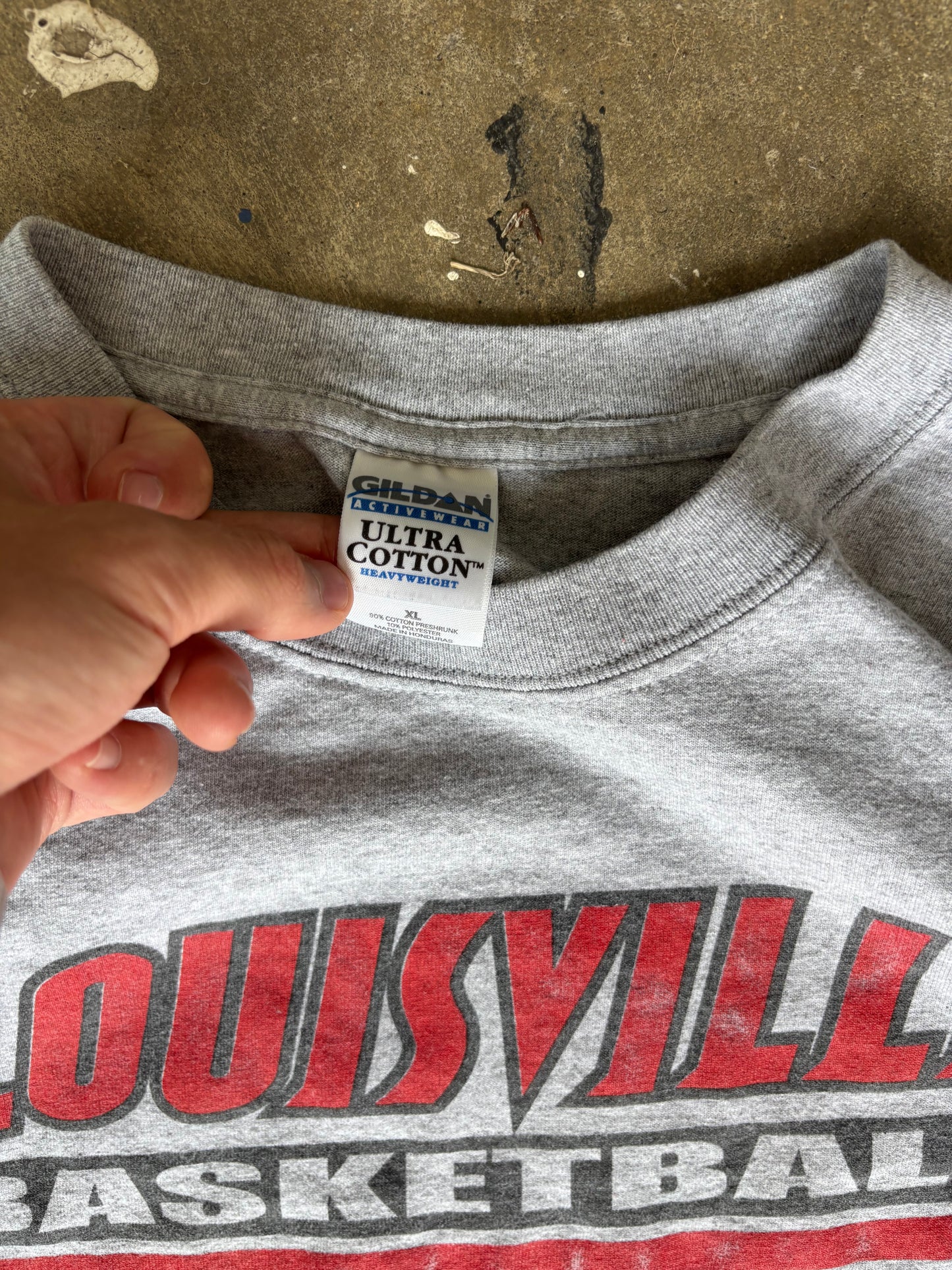 ‘00s Louisville Basketball Tee XL