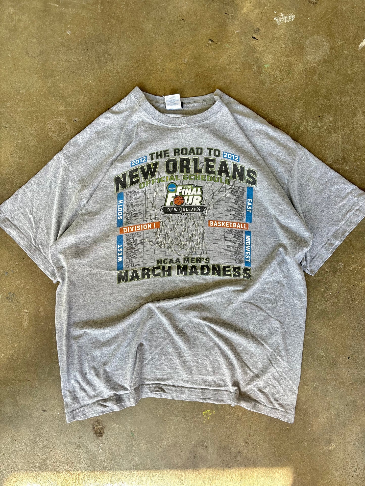 ‘00s March Madness Bracket Tee XL