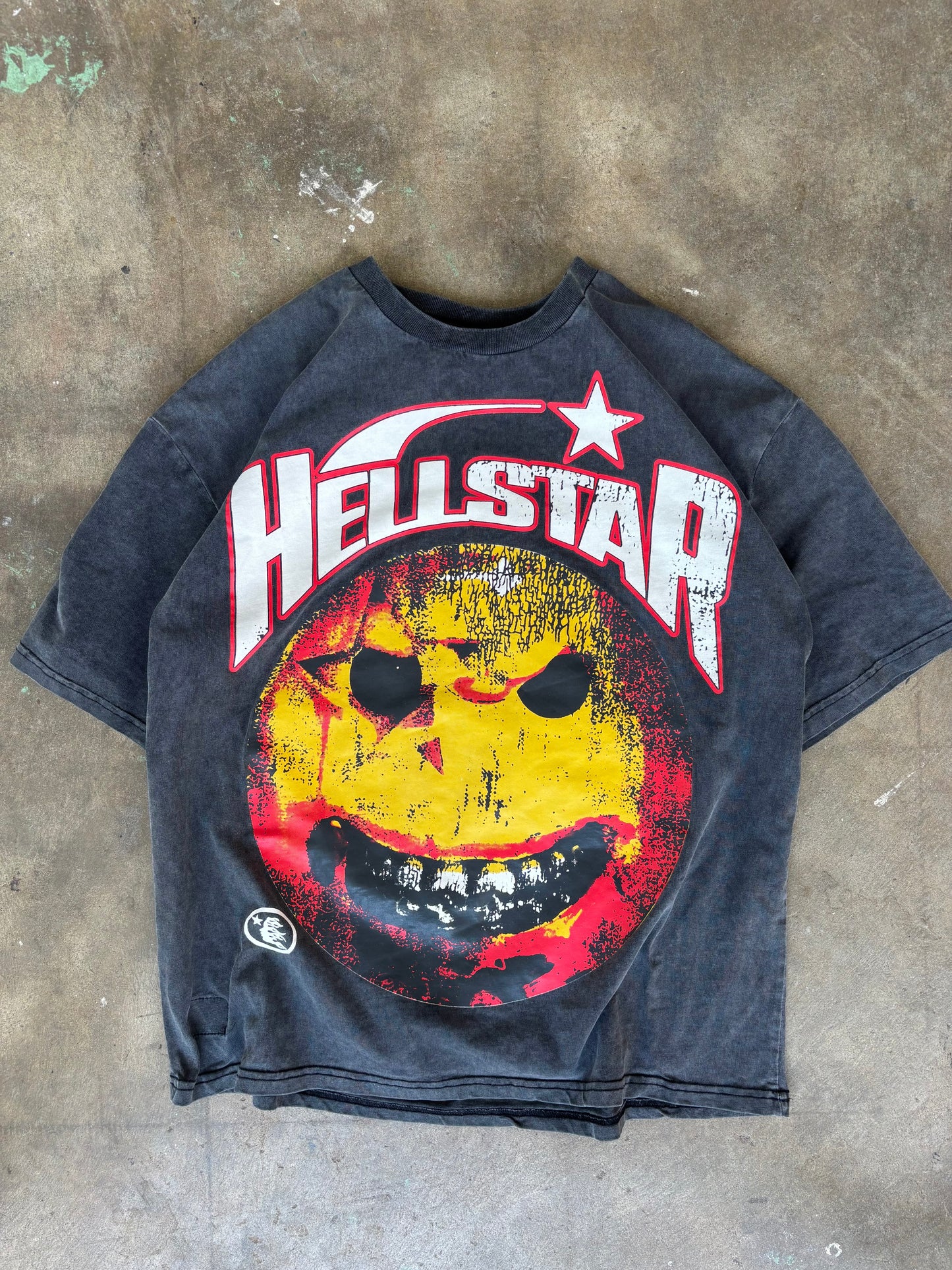 Hellstar Smiley Face Graphic Tee Large