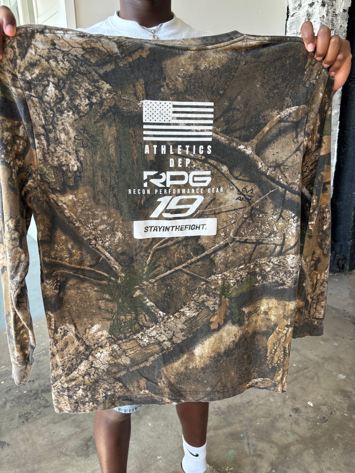 Real tree Camo Long Sleeve Large