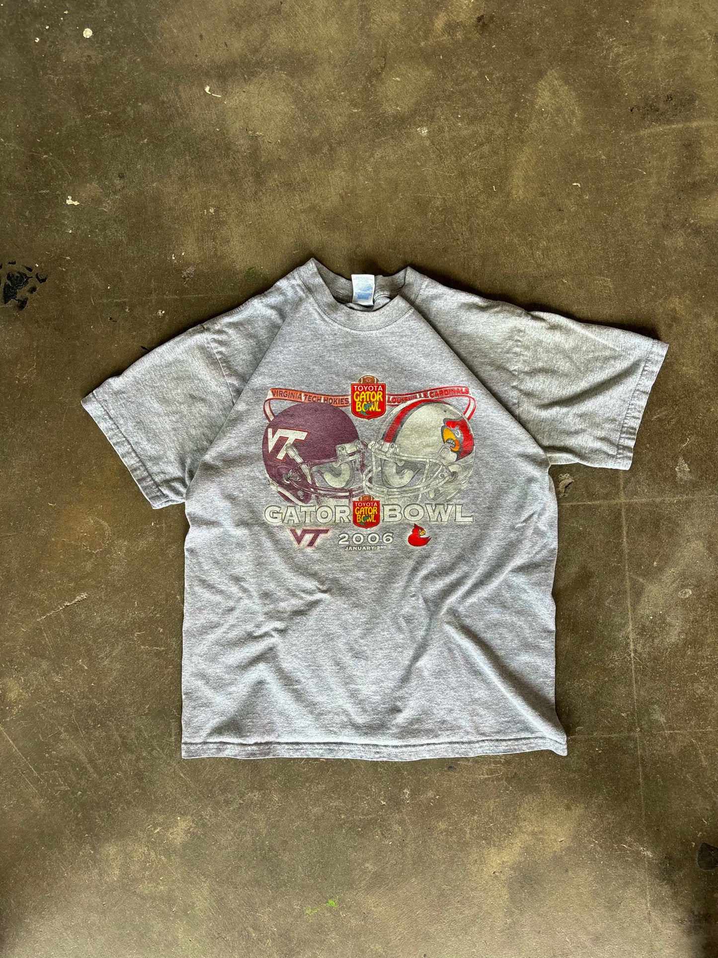 2006 Louisville Football Tee Medium