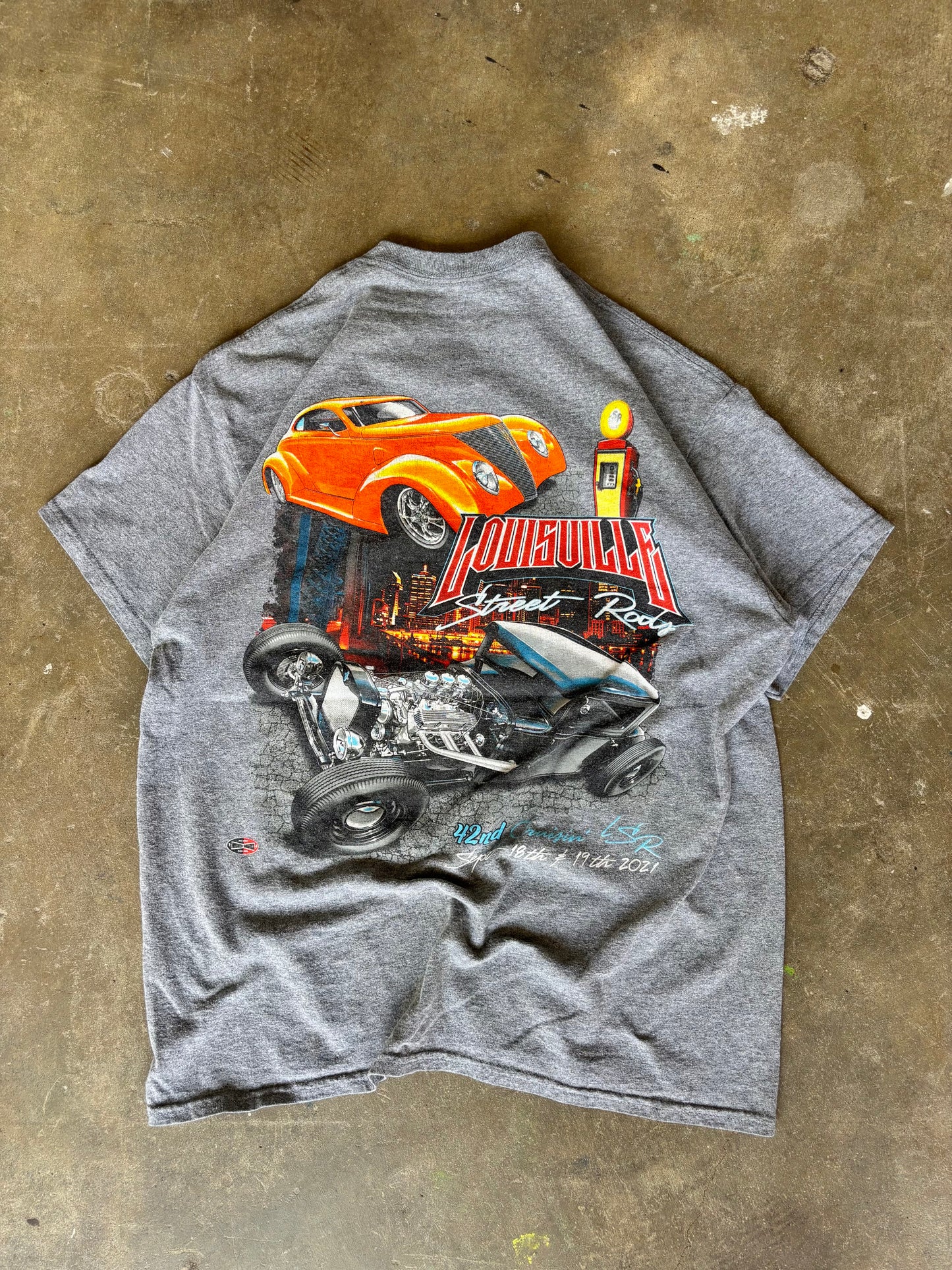 ‘00s Louisville Car Show Tee Medium