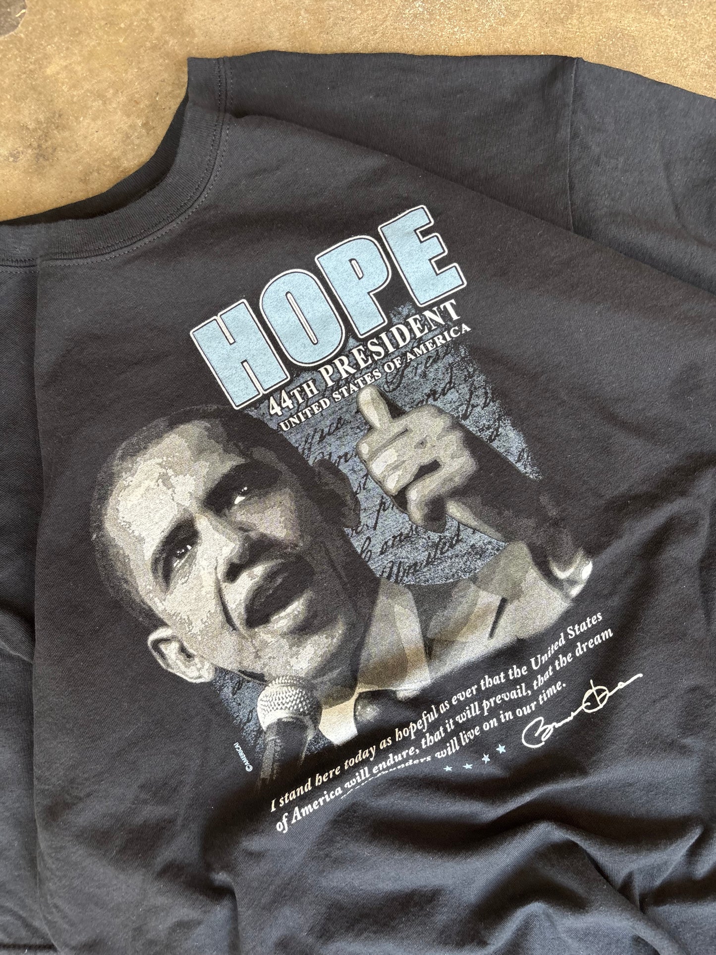 Barack Obama Presidential Graphic Tee XL