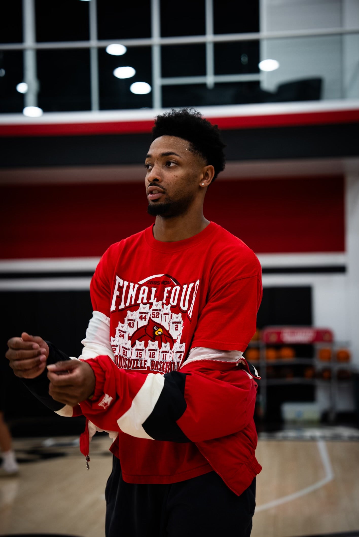 2005 Louisville Basketball Tee XL