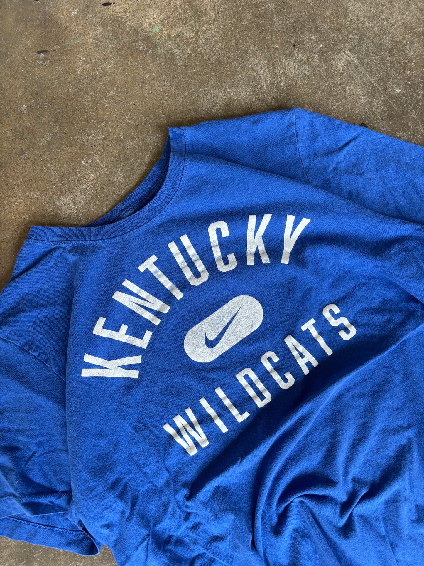 ‘00s Nike Kentucky Tee Large