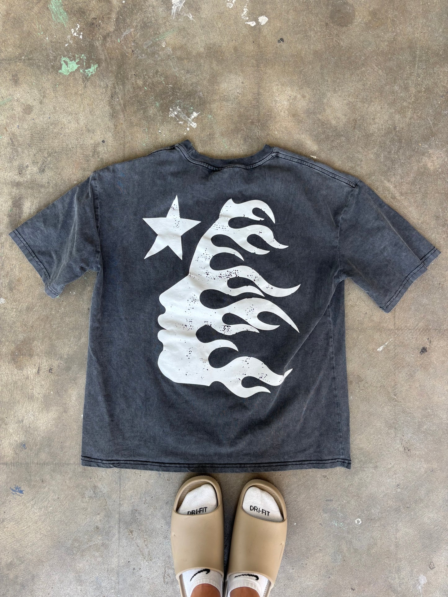 Hellstar Smiley Face Graphic Tee Large