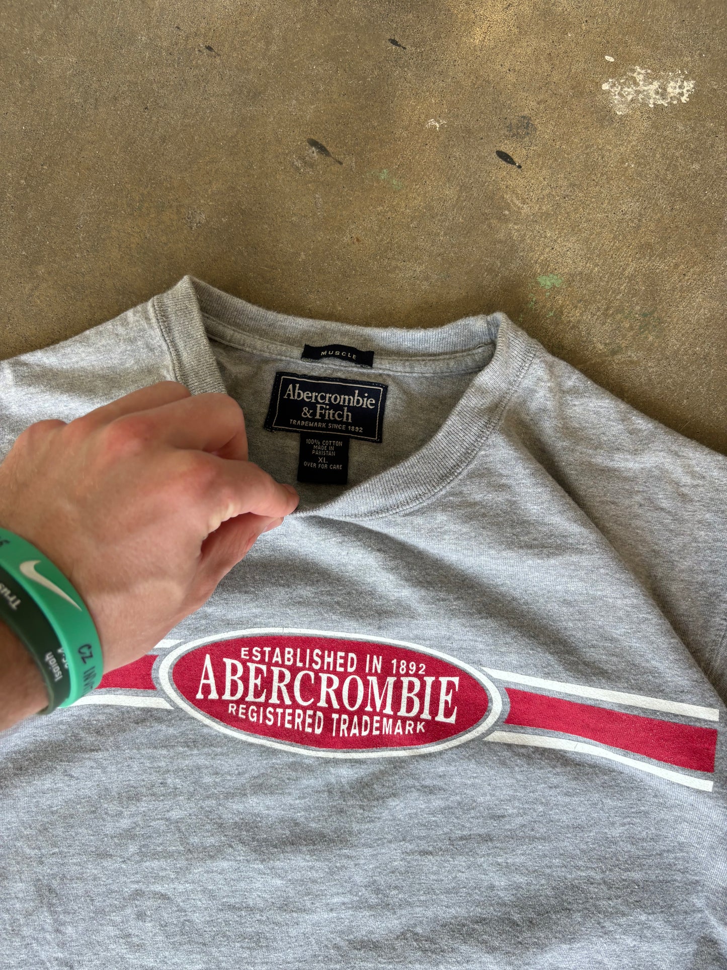 ‘00s Abercrombie and Fitch Tee Large