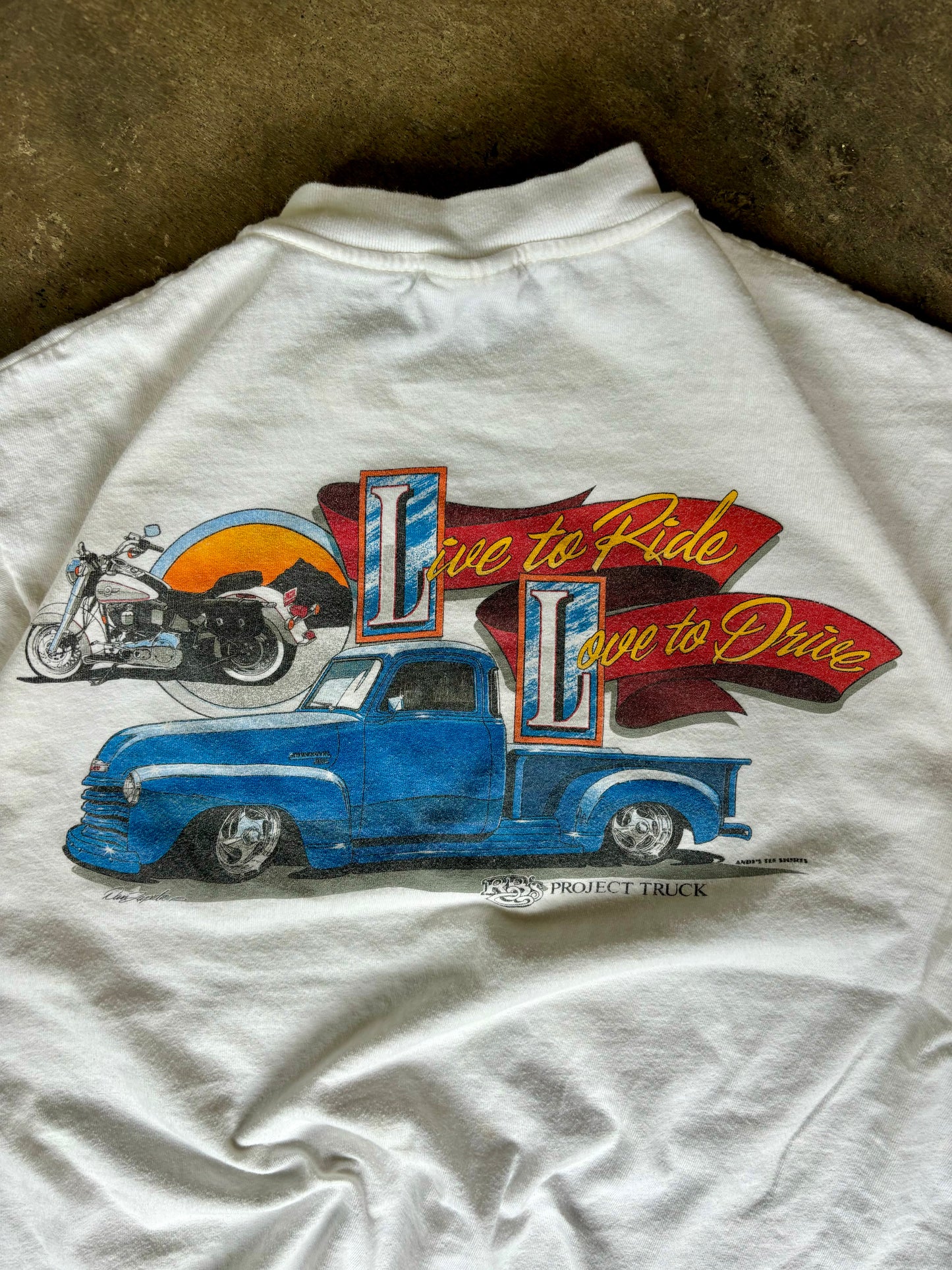 ‘00s Car Graphic Tee Large