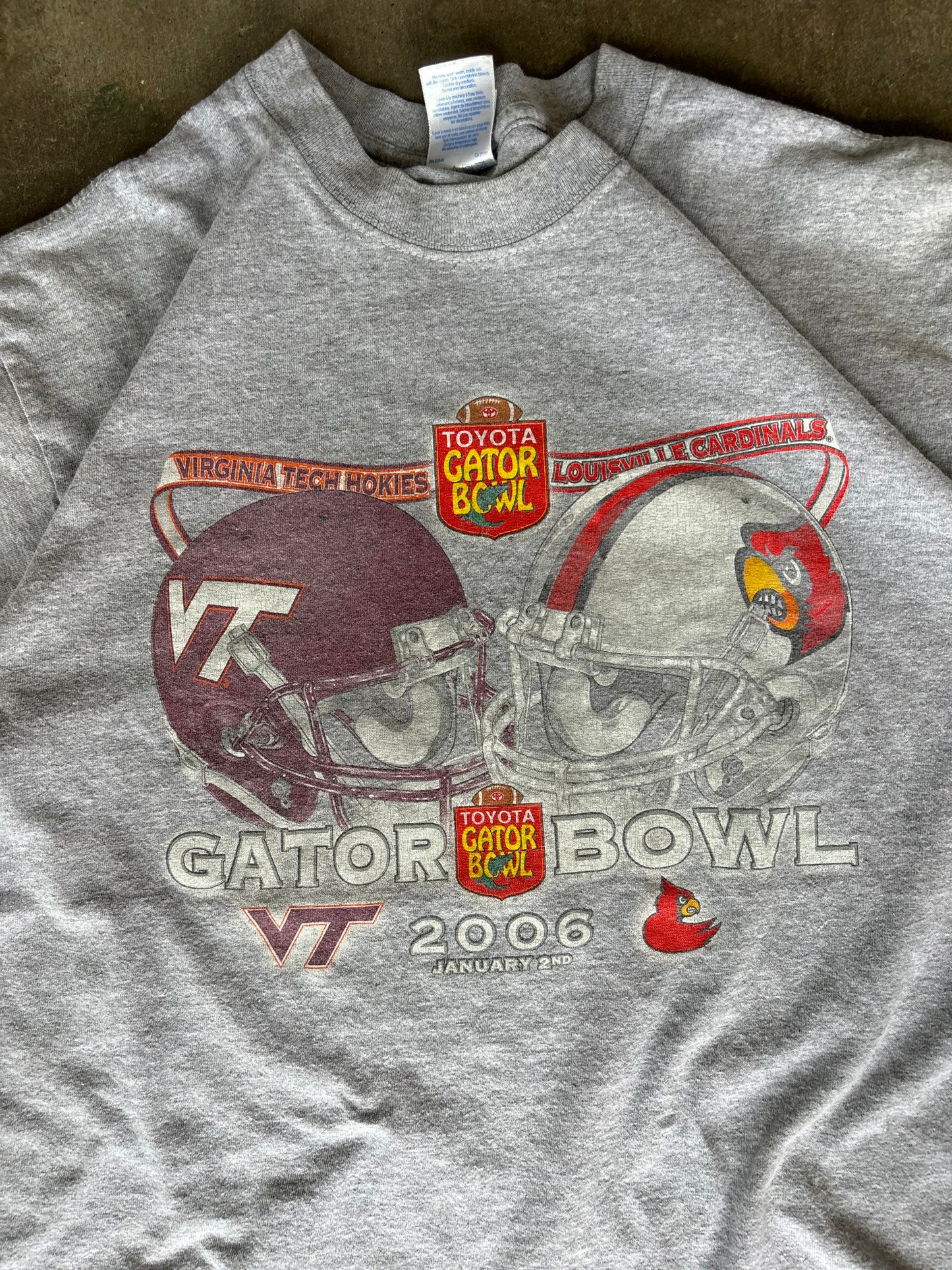 2006 Louisville Football Tee Medium