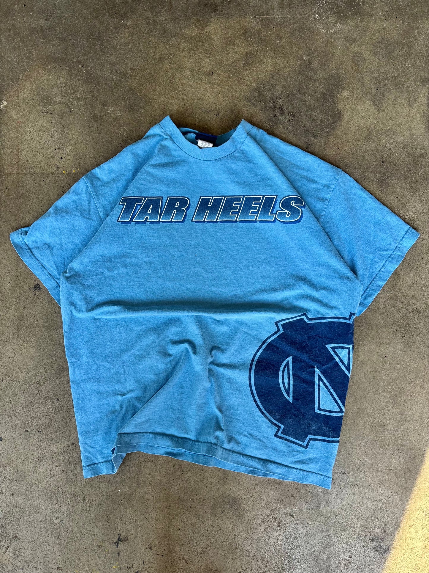 Vintage ‘00s North Carolina AOP Wrap Around Graphic Tee Large