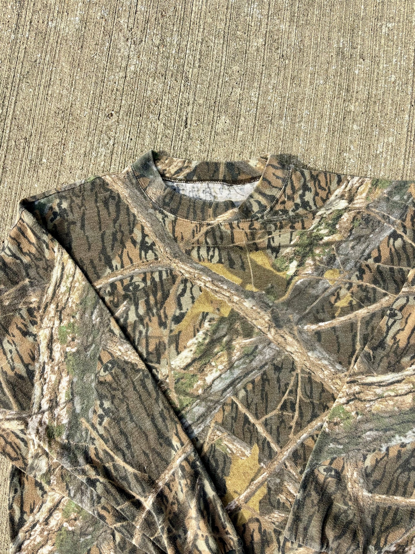 Real tree Camo Long Sleeve Large